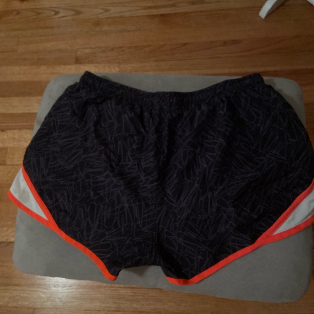 Under Armor Black Running Short - Picture 5 of 6